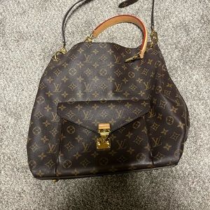 Louis Vuitton Métis Hobo bag